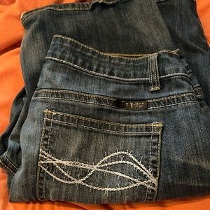 Women's cowgirl Tuff  Blue Embroidered Pocket Jeans